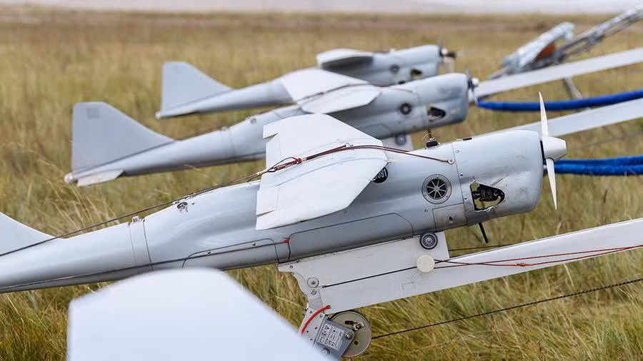 Quân đội cũng đã bố trí hơn 200 chuyến bay bằng máy bay không người lái cả ngày lẫn đêm trong nhiều điều kiện thời tiết khác nhau, bao gồm cả địa hình đồi núi. Văn phòng báo chí cũng cho biết, lực lượng của hạm đội đã sử dụng máy bay không người lái cho nhiều mục đích khác nhau.