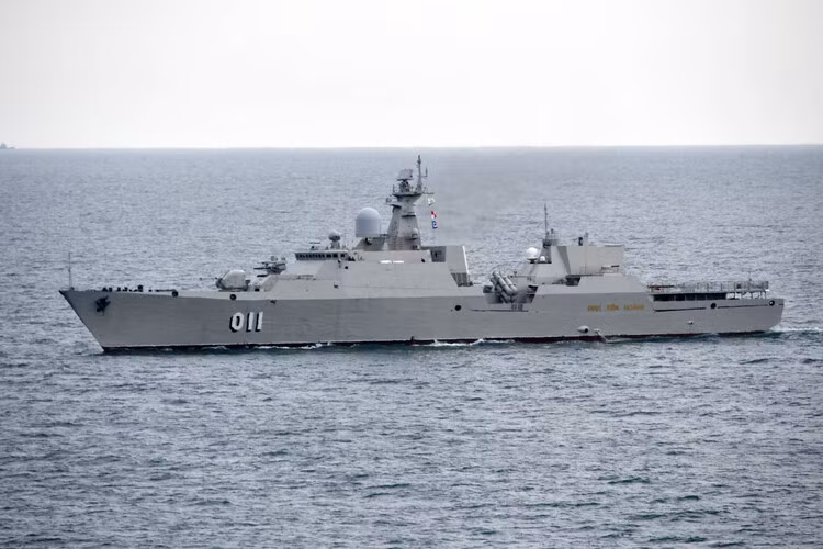 Còn về sự hiện diện lần này của các chiến hạm của Hải quân Nhật Bản, là nhằm mục đích tập trận chung với tàu 011 Đinh Tiên Hoàng của Hải quân Việt Nam.