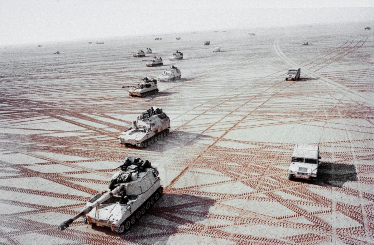 Ngoài chiến dịch đường không đã thành công vang dội ra, các chiến dịch mặt đất diễn ra trong Chiến dịch Bão táp Sa mạc cũng là một thành công rất lớn đối với Quân đội Mỹ và liên quân 35 quốc gia.