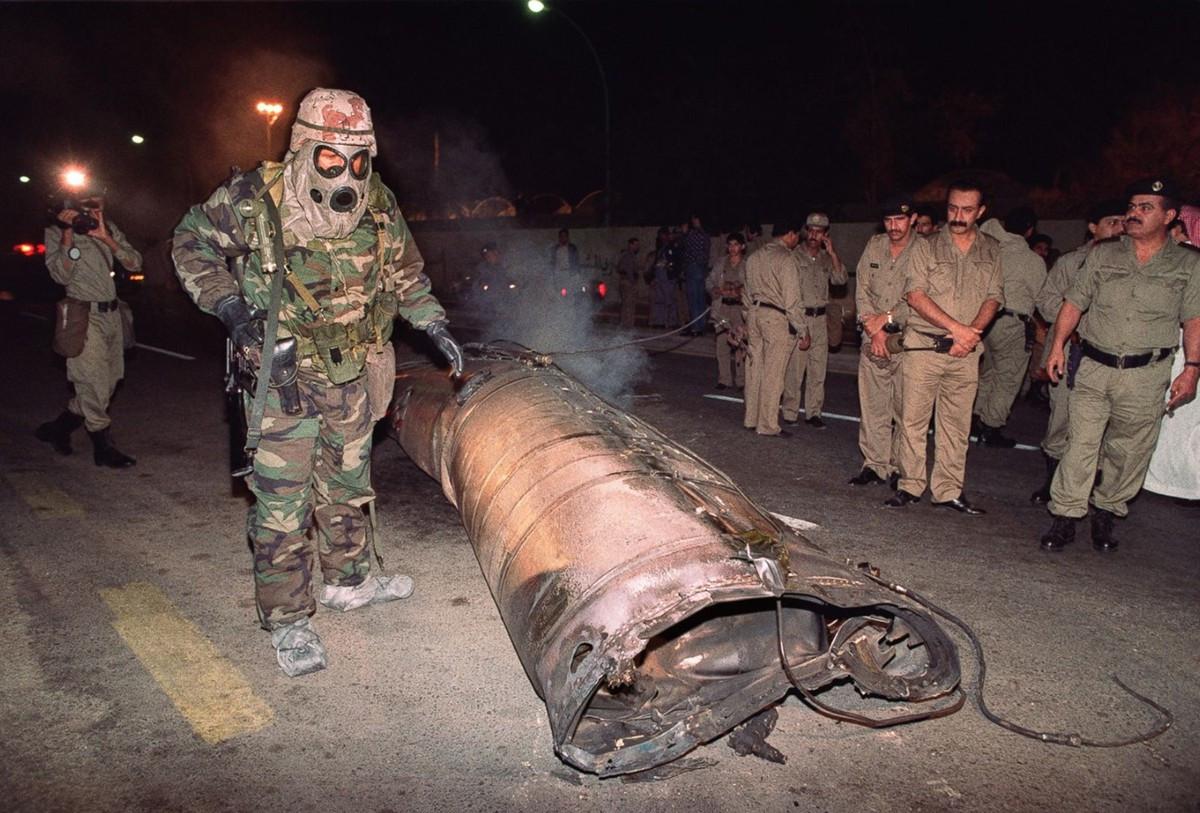 Và Chiến dịch Bão táp Sa mạc này còn mở ra một lĩnh vực mới mà thế giới cần phát triển mạnh mẽ, hệ thống phòng thủ tên lửa. Vì khi đó, Iraq đã sử dụng khoảng 88 tên lửa Scud đánh tới các mục tiêu liên quân, đặc biệt là nhắm vào Saudi Arabia và Israel.