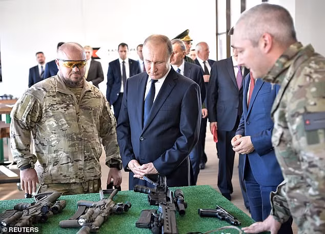 Theo ông Alexei Krivoruchko - cựu lãnh đạo tập đoàn Kalashnikov, hiện là Thứ trưởng Bộ Quốc phòng Nga, chia sẻ, súng bắn tỉa đa năng SVCh-308 đã lập tức gây chú ý với cả các tổ chức quyền lực của Nga cũng như các khách hàng nước ngoài.