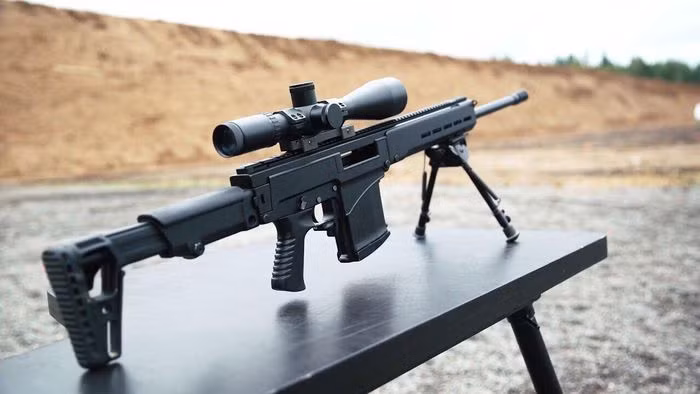 SVCh-308 có một độ chính xác cao và tầm bắn hiệu quả lên tới khoảng cách là 1000m hoặc xa hơn, tuỳ vào các phiên bản của nó. Tầm bắn của loại súng tân tiến này được đánh giá là vượt trội hơn với huyền thoại Dragunov SVD của Nga là 800m khi so tầm bắn.