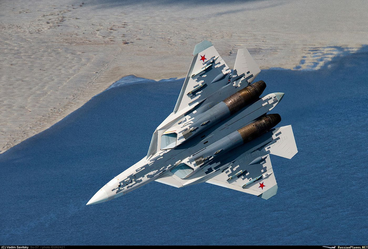 Theo các nguồn tin truyền thông tới từ Vương Quốc Anh, Bộ Quốc phòng Anh mong muốn đưa ra hệ thống phòng không tên lửa chiến thuật Sky Sabre này của mình nhằm mục đích, “để đối phó với các mối đe doạ do chiến đấu cơ tàng hình của Nga gây ra, ví dụ như các máy bay Su-57 được NATO đặt hiệu là Felon”. Nguồn ảnh: Pinterest.