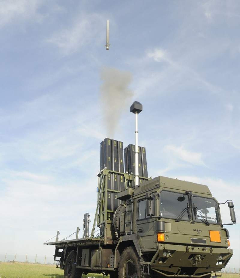 Chúng đã được thiết kế để có thể “triệt hạ” các mục tiêu bay của mình kể trên, với 8 tên lửa được trang bị trên các bệ phóng mang khả năng bắn đa hướng, làm giảm đáng kể dấu hiệu của các đầu đạn trước lớp phòng thủ của đối phương. Nguồn ảnh: Army-Technology.