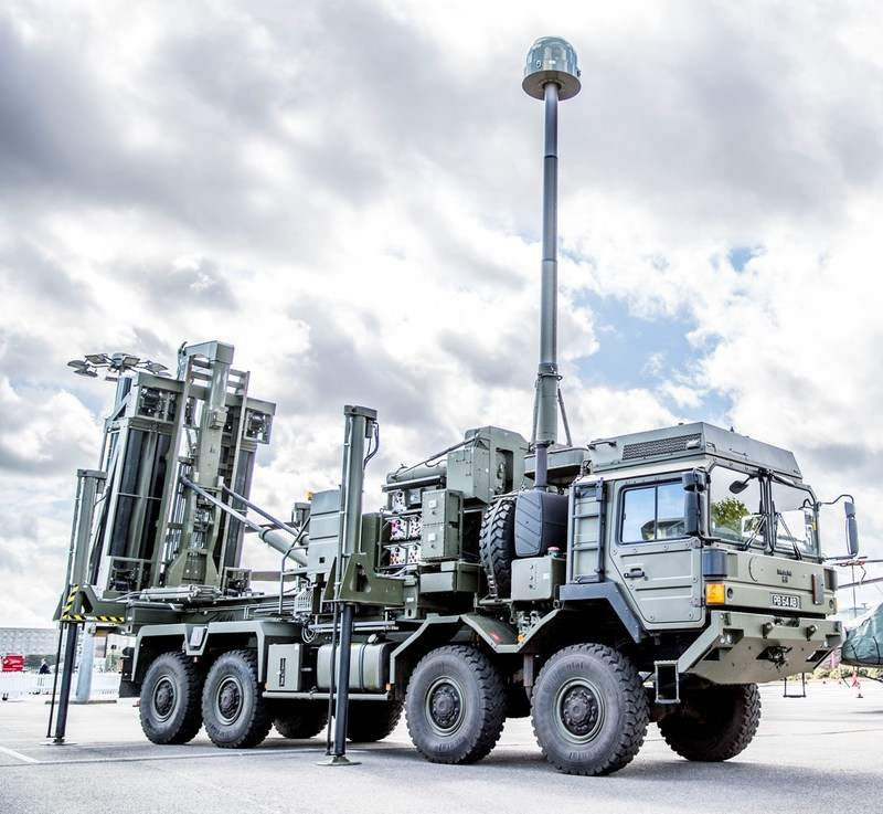 Chúng còn được Quân đội Hoàng gia Anh kết hợp với đơn vị phát triển thực hiện tích hợp dữ liệu chiến đấu giữa các lực lượng với nhau, và phục vụ cả sứ mệnh chung của khối các nước phương Tây – NATO. Nguồn ảnh: UK Land Power.