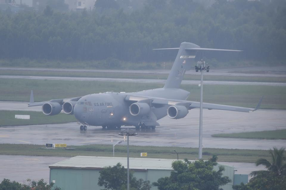 Trong chuyến công du năm 2017 tới Việt Nam dự Hội nghị thượng đỉnh cấp cao APEC, những chiếc máy bay vận tải C-17 chở đoàn xe hộ tống Tổng thống Donald Trump lần lượt hạ cánh xuống sân bay Đà Nẵng trước khi “ông chủ” Nhà Trắng tới khoảng 5 ngày.