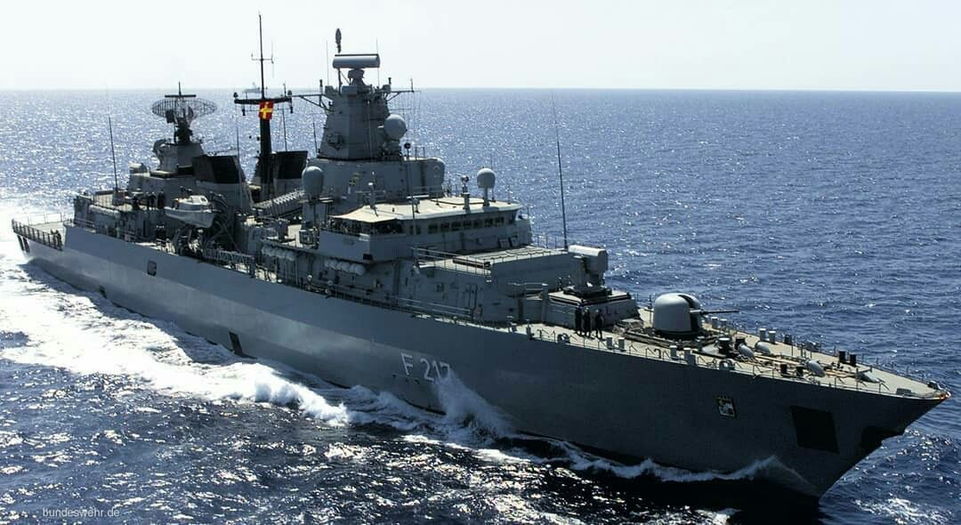 Còn về Đức, tướng Schonbach cũng nhấn mạnh khẳng định rằng, chuyến tham của tàu Bayern sẽ là khởi đầu cho một lời cam kết lâu dài của Đức với các quốc gia trong khu vực biển Đông.