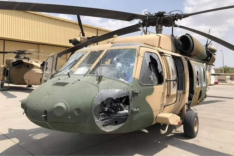 Cho nên, ngay sau khi Taliban chiếm được hoàn toàn Afghanistan, một số phi công trung thành với Chính phủ Afghanistan cũ đã điều khiển một số máy bay quân sự của nước này sang một số quốc gia Trung Á lân cận hay phá huỷ, thay vì bị Taliban thu giữ toàn bộ.