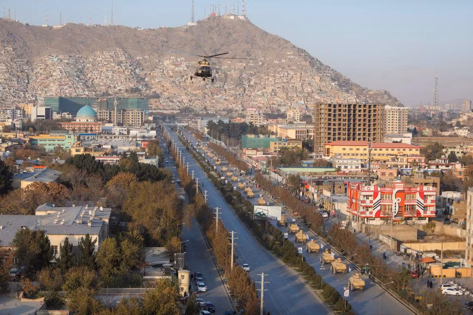  Lễ duyệt binh rất hoành tráng với hàng loạt khí tài, và toàn bộ là vũ khí Mỹ và Nga xuất hiện. Sự xuất hiện bao gồm các xe thiết giáp M117 Mỹ, với sự hộ tống của dàn trực thăng Mi-17 Nga bay phía trên.