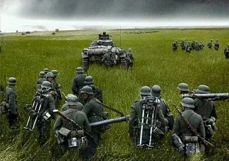 Chiến dịch Barbarossa là một cuộc xâm lược tàn khốc mà quân Phát xít Đức đã thực hiện để tiến sâu vào Liên Xô lúc đó, chiến dịch diễn ra từ ngày 22/6/1941, kéo dài đến ngày 5/12 cùng năm. Nguồn ảnh: Pinterest.