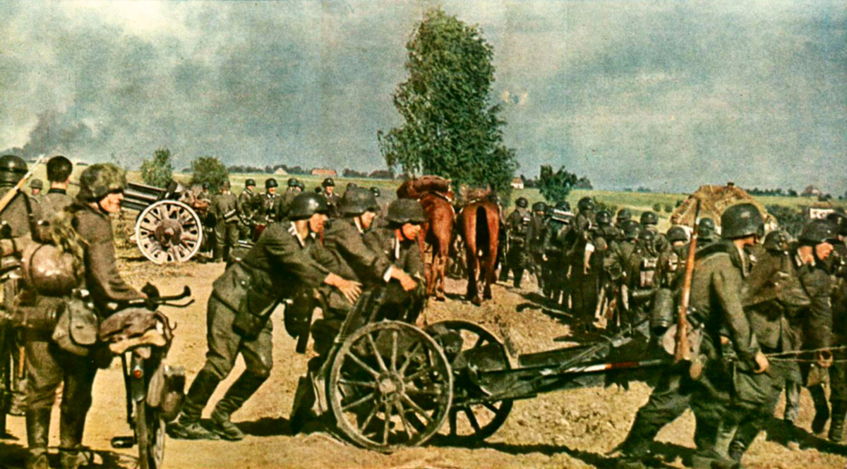 Và mặc dù, sau cùng thì quân Đức vẫn thảm bại tại Liên Xô, nhưng trước khi thảm bại, Đức Quốc Xã đã đạt được nhiều thắng lợi đáng kể, nhất là trong bối cảnh phải đối mặt với Hồng quân Liên Xô với đông đảo lực lượng, thậm chí còn có lợi thế “sân nhà”. Nguồn ảnh: keywordbasket.com.