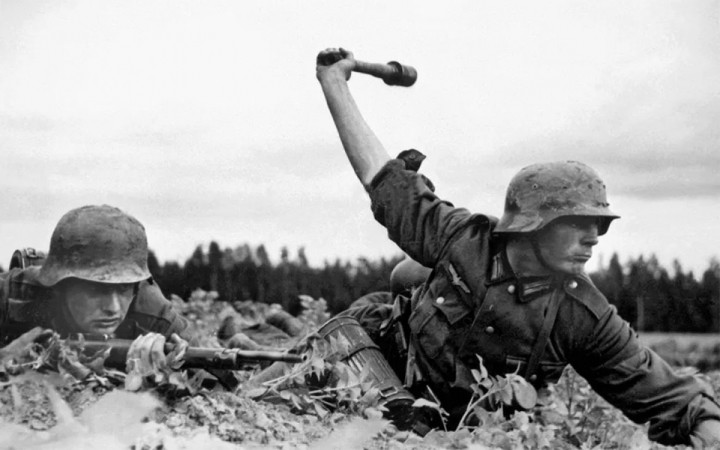 Quay lại với thời kỳ chiến tranh thế giới đang làm thay đổi lịch sử nhân loại, chúng ta có một chiến dịch quân sự tàn khốc đầy hiểm ác của Đức Quốc Xã lúc bấy giờ, trong thời kỳ diễn ra Thế Chiến thứ II là Chiến dịch Barbarossa vào năm 1941. Nguồn ảnh: Military-History.