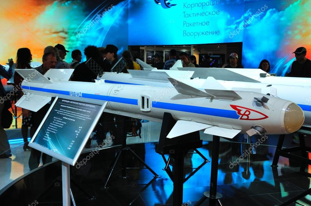 Tầm bay tối đa của tên lửa không đối không tầm ngắn này đạt 30km, được phóng chính xác tới mục tiêu trong khoảng 19 dặm. 