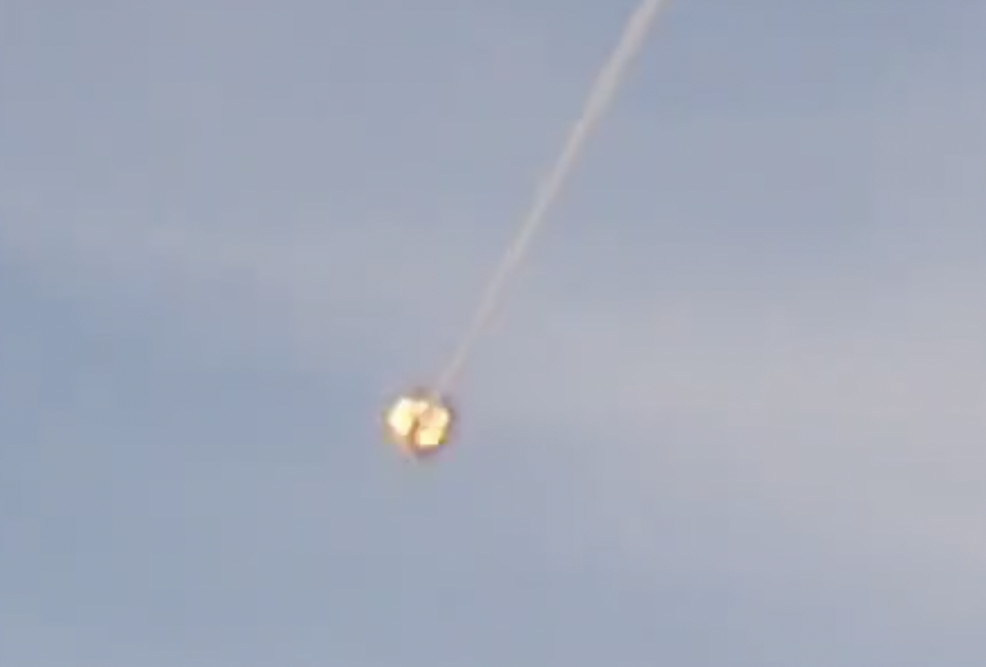 Việc tấn công các loại mục tiêu trong không chiến ở cự ly ngắn bằng tên lửa tầm nhiệt là một phần quan trọng với mọi phi công máy bay chiến đấu. Tuy nhiên, không phải lúc nào chúng ta cũng có thể thấy quá trình thử nghiệm, luyện tập này. 