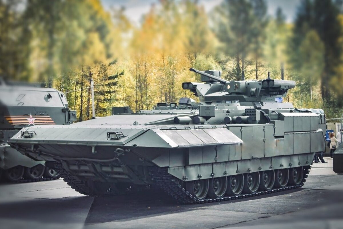 Và ông cũng nói rằng, để đảm nhận thật tốt tất cả các nhiệm vụ bắn được nêu lên, các phương tiện chiến đấu với mô-đun chiến đấu không người lái cũng đang được phát triển.