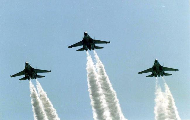 Xuất phát từ thực tiễn các cuộc chiến tranh cục bộ kĩ thuật cao diễn ra gần đây, cũng như những thay đổi của môi trường an ninh trong, ngoài nước, Không quân Ấn Độ đề ra yêu cầu "đánh thắng chiến tranh và hạn chế trong điều kiện có răn đe hạt nhân".