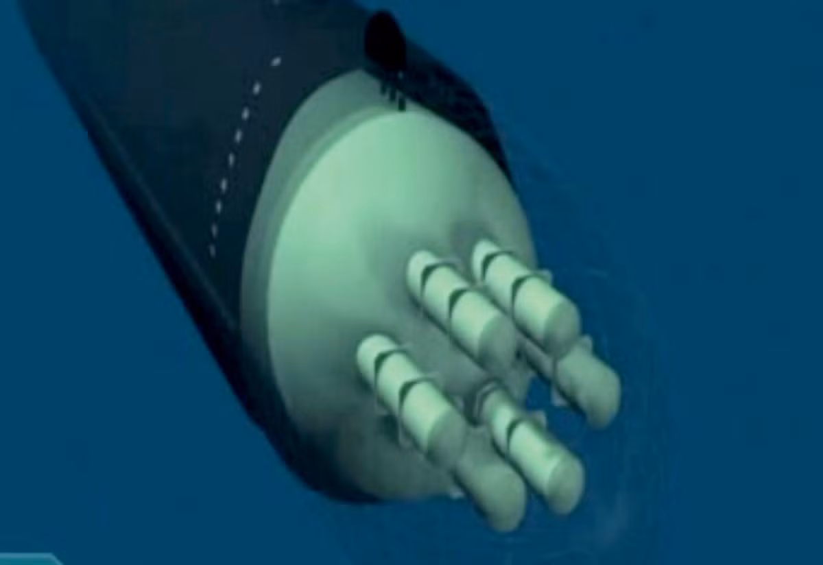 Ở đầu mũi, nó được trang bị 6 ngư lôi 335mm có thể phóng cả ngư lôi, thủy lôi và tên lửa. Dự kiến, sau khi hoàn thành thử nghiệm trên biển, tàu sẽ được đưa vào sử dụng cho Hải quân Ấn Độ trong tháng 9/2016