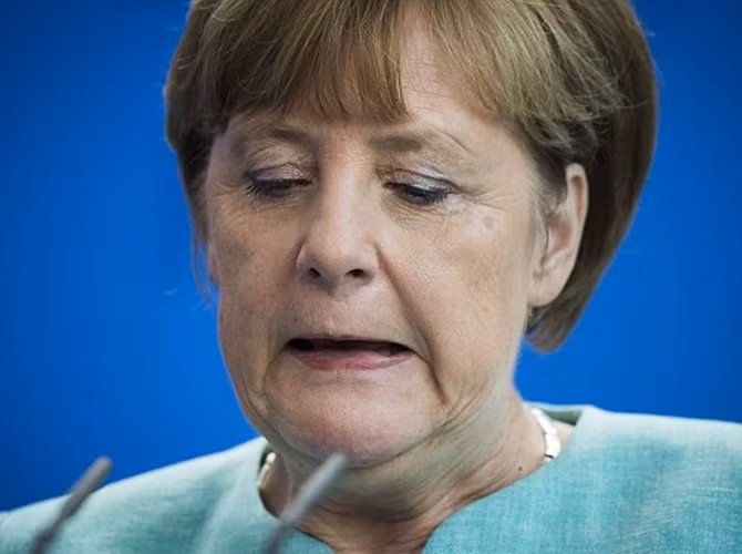 Thủ tướng Đức Angela Merkel loại trừ thương thảo với chính phủ Hy Lạp trước cuộc trưng cầu dân ý ngày Chủ Nhật (5/7/2015)