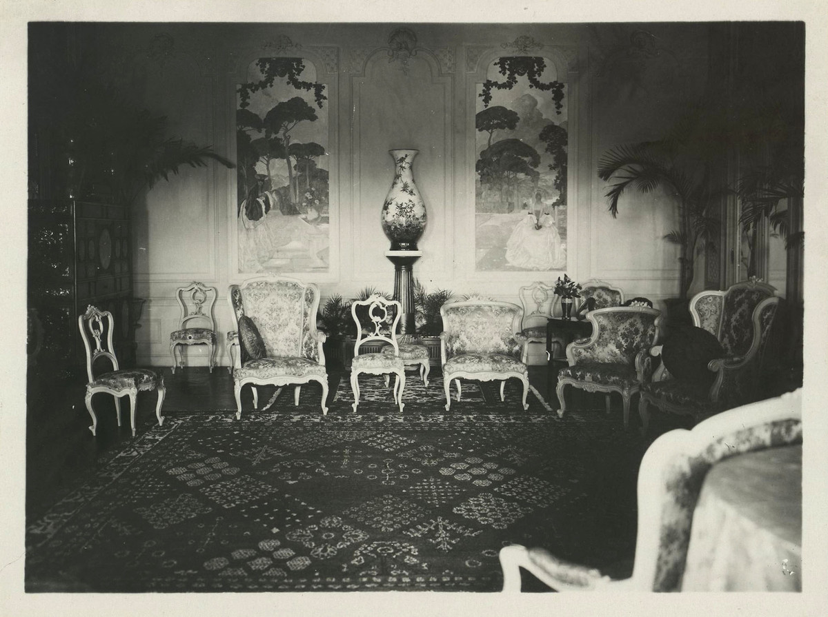 Trong một phòng khách nhỏ. Ảnh tư liệu.