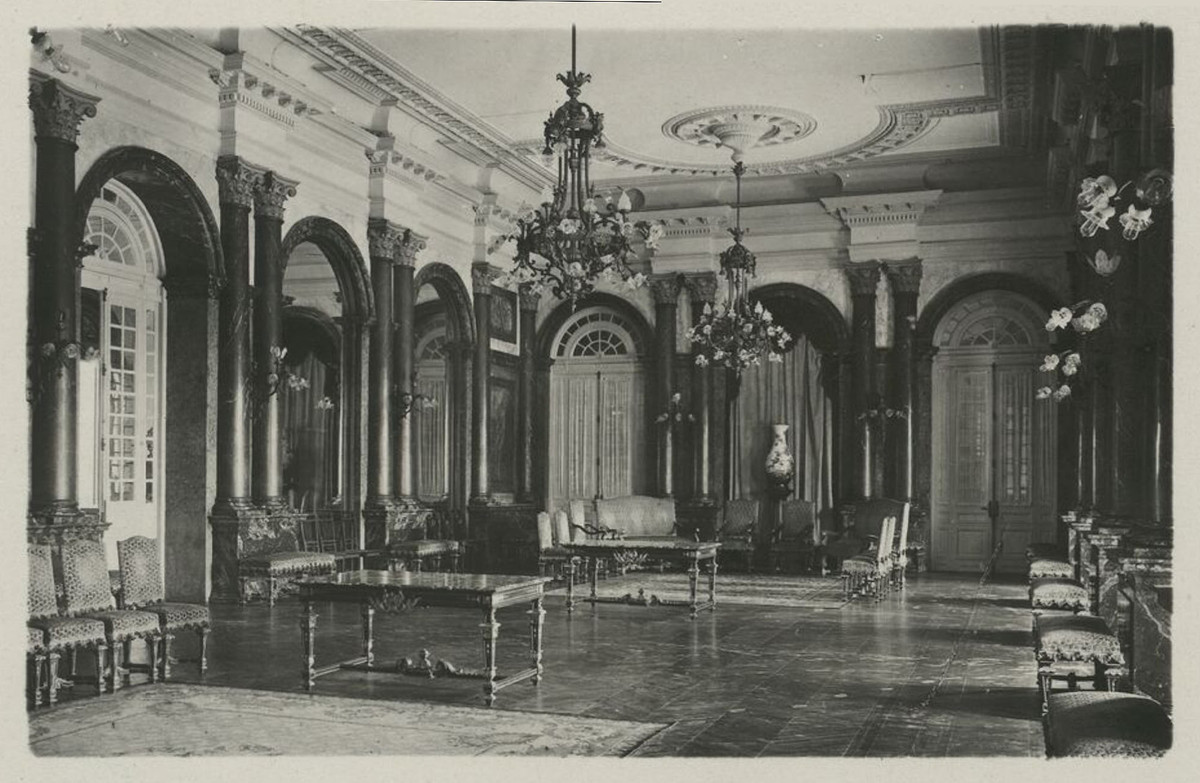 Phòng tiếp tân chính của Phủ Toàn quyền. Về tổng quan, các căn phòng ở đây mang phong cách kiến trúc Phục hưng, kết hợp với một số họa tiết và đồ nội thất kiểu phương Đông. Ảnh tư liệu.