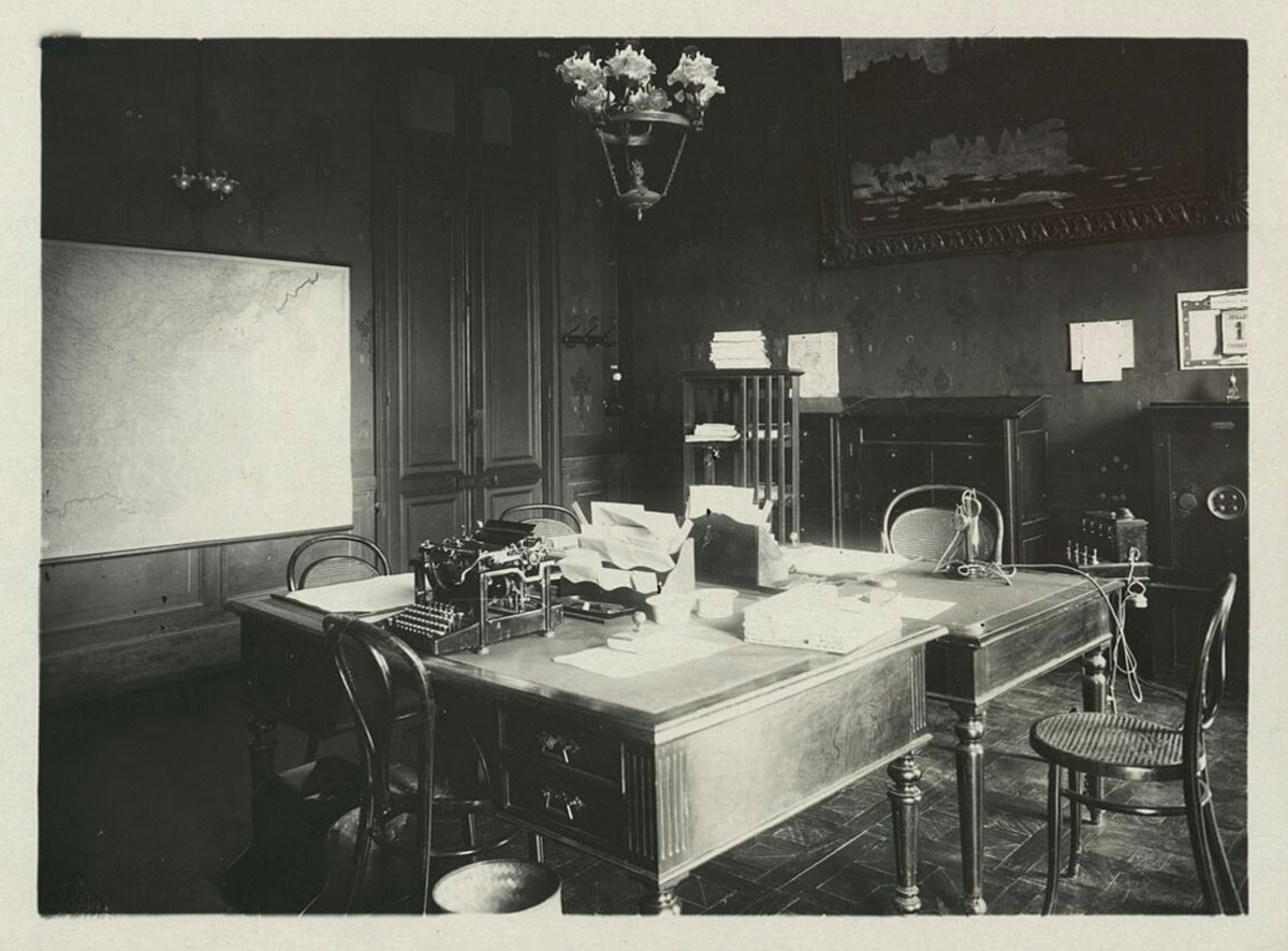 Phòng làm việc của thư ký riêng. Ảnh tư liệu.