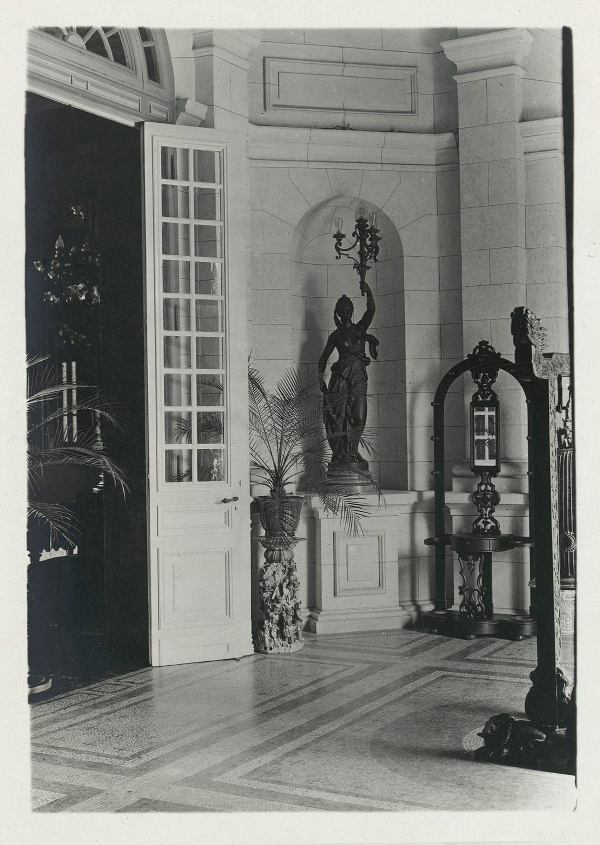 Khu vực sảnh cầu thang. Ảnh tư liệu.