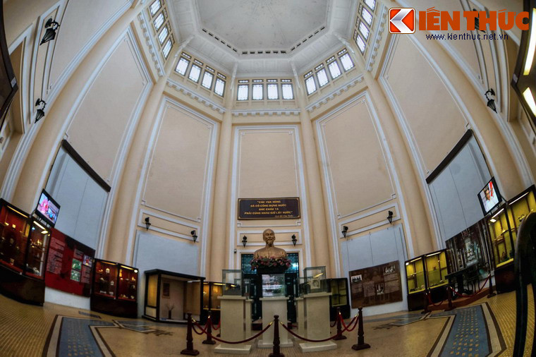 Buổi đầu, Bảo tàng Pacha Da Lagos chỉ có 2.893 cổ vật, chủ yếu là bộ sưu tập của Holbé. Ngày nay, Bảo tàng Lịch sử TP HCM sở hữu trên 30.000 hiện vật, về quy mô chỉ đứng sau Bảo tàng Lịch sử Quốc gia ở Hà Nội.