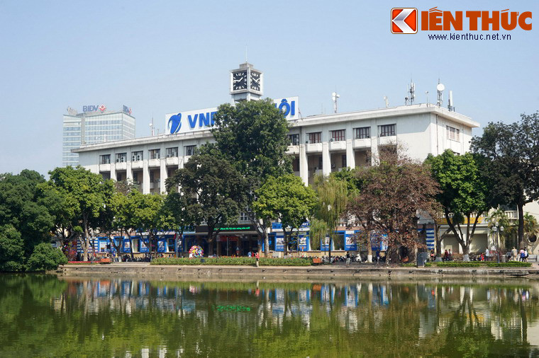 Ngược dòng thời gian, Sở Bưu điện Hà Nội là một trong những công trình được xây dựng từ khá sớm kể từ khi Hà Nội bắt đầu được quy hoạch và mở rộng với khu vực Hồ Gươm làm trung tâm.