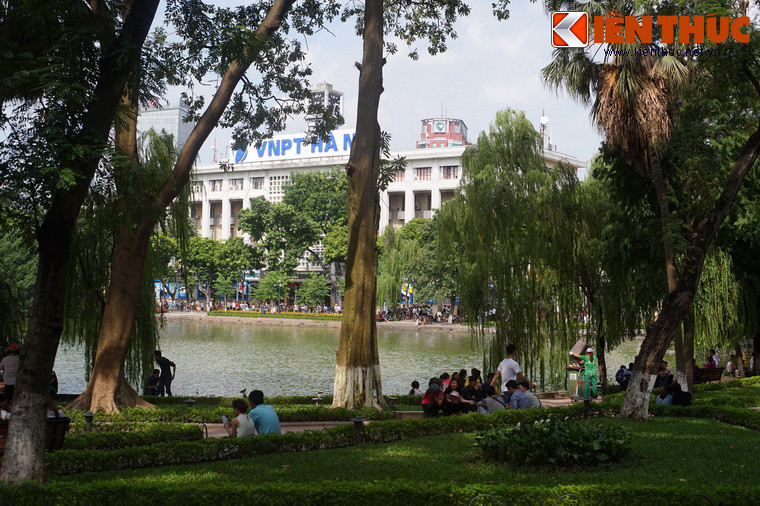 Trong sự kiện này, một phần tòa phía Nam của bưu điện bị phá sập, các trang thiết bị lớn bị phá hủy, số còn lại được chuyển về vùng kháng chiến.