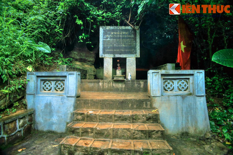 Đến thế kỷ 16, núi Đính là địa bàn tranh chấp giữa tập đoàn Lê - Trịnh với nhà Mạc, khi mà nhà Mạc chỉ kiểm soát được vùng lãnh thổ từ Ninh Bình trở ra. Trong kháng chiến chống Pháp - Nhật, vùng núi này thuộc chiến khu Quỳnh Lưu, một căn cứ cách mạng quan trọng ở miền Bắc.