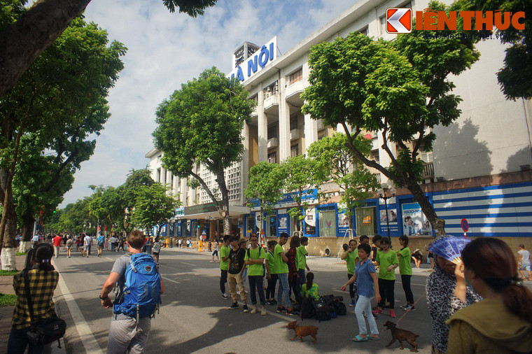 Khi hòa bình lặp lại, Bưu điện Hà Nội tiếp tục có những đóng góp to lớn cho việc phát triển kinh tế xã hội của Thủ đô.