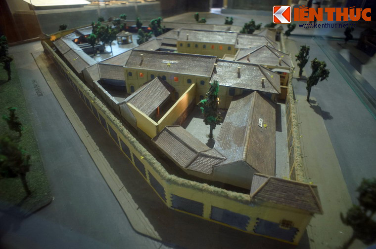 Toàn cảnh nhà tù Hỏa Lò xưa nhìn từ góc Hỏa Lò - Thợ Nhuộm.