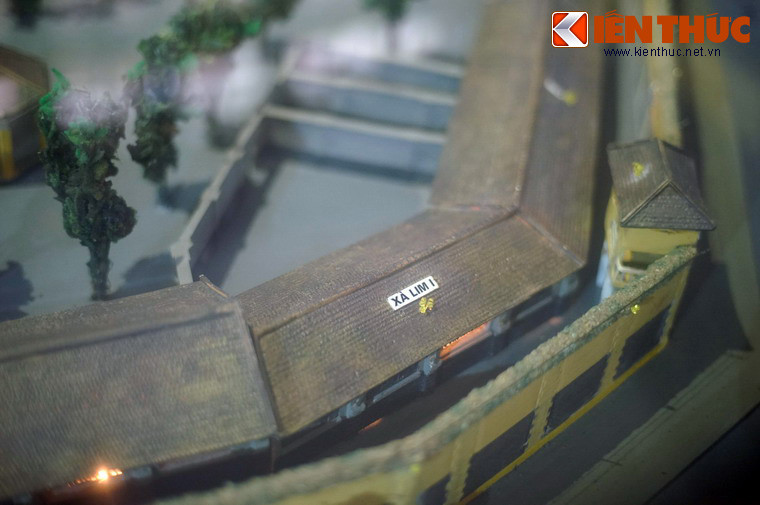 Xà lim là khu giam giữ đặc biệt dành cho tử tù, tù nhân nguy hiểm, tù nhân vi phạm nội quy nhà tù. Vụ trí khu xà lim nằm ở góc Thợ Nhuộm - Quán Sứ ngày nay.