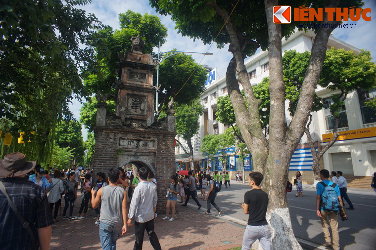 Dấu tích duy nhất còn lại của chùa Báo Ân là tháp Hòa Phong vẫn tồn tại đến nay, nằm đối diện với bưu điện.