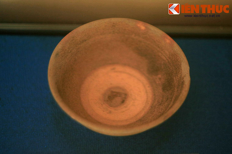 Bát gốm quân Xiêm sử dụng khi xâm phạm Việt Nam.