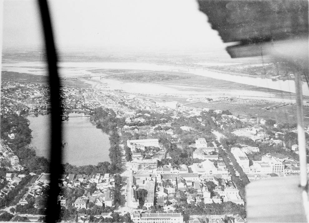 Hồ Hoàn Kiếm và khu vực phụ cận, 1929. Ảnh: Belle Indochine.