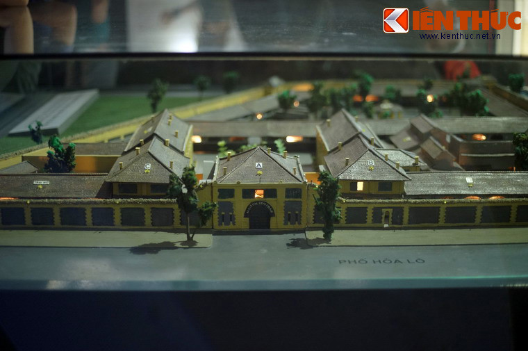 Mặt trước nhà tù Hỏa Lò, thuộc phạm vi khu di tích ngày nay.