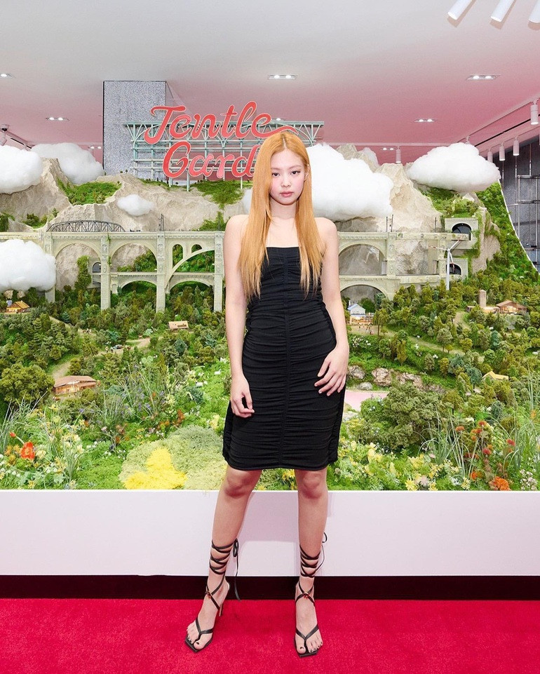 Vi sao Jennie - BlackPink co anh huong lon toi thoi trang toan the gioi?