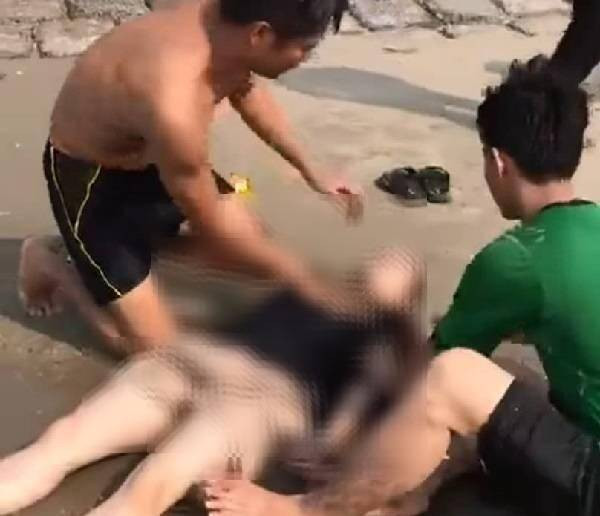 Đây cũng là điều tiếc nuối của “anh hùng đời thực” Thái Ngô Hiếu. Trung úy Hiếu chia sẻ: “Dù đã nỗ lực tìm kiếm nhưng tôi chỉ đưa được 4 nạn nhân vào bờ, không ngờ vẫn còn người mất tích bị chìm dưới nước trước đó nên không cứu được. Tôi rất tiếc...”. 