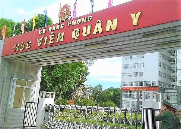 Khiển trách Đại tá Phạm Nhật Quang, Bí thư Chi bộ Tổng hợp Kế hoạch - Thanh tra, Chánh Thanh tra Học viện; Đại tá Chu Đức Thành, Phó Bí thư Đảng ủy, Chánh Văn phòng Học viện; Trung úy Nguyễn Văn Tâm và Trung úy Nguyễn Thành Trung, Chi bộ Viện Nghiên cứu Y Dược học Quân sự, Học viện Quân y. 