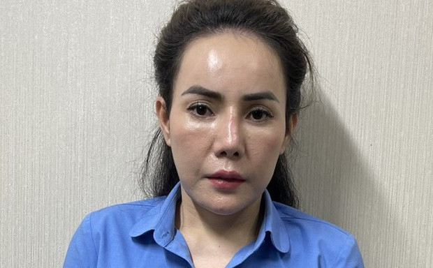 Ngày 25/3, Cơ quan An ninh điều tra Bộ Công an ra Quyết định Bổ sung quyết định khởi tố vụ án hình sự "Đưa hối lộ", Quyết định khởi tố bị can, Lệnh bắt bị can để tạm giam, Lệnh khám xét chỗ ở, nơi làm việc về tội "Đưa hối lộ" theo quy định tại Điều 364 Bộ luật Hình sự, đối với Hoàng Diệu Mơ (SN 1980, tại: Quảng Bình). Nghề nghiệp: Tổng Giám đốc Công ty TNHH thương mại du lịch và dịch vụ hàng không An Bình.