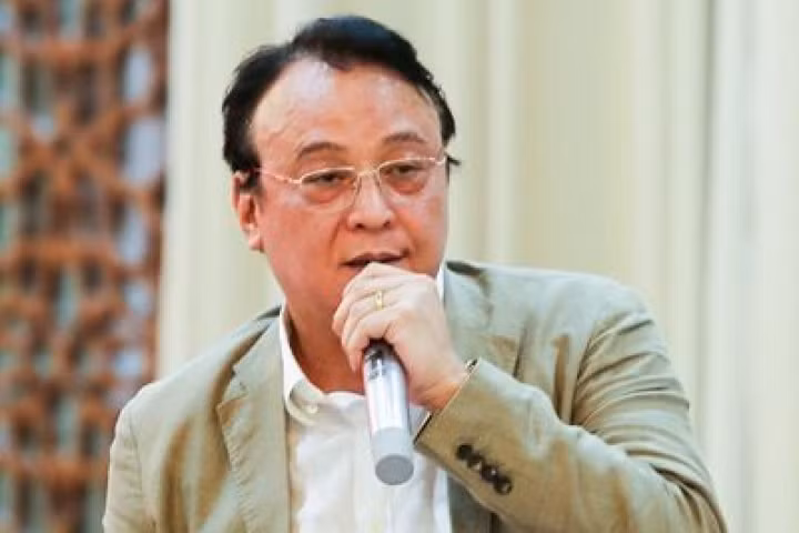 Theo quyết định này, các tổ chức đăng ký, lưu ký trái phiếu có trách nhiệm dừng chuyển quyền sở hữu các trái phiếu của Công ty Ngôi Sao Việt, Công ty Cung điện Mùa Đông, Công ty Soleil thuộc Tập đoàn Tân Hoàng Minh trong 9 đợt chào bán trái phiếu trên. Sở Giao dịch chứng khoán Hà Nội (HNX) có trách nhiệm công bố thông tin trên chuyên trang thông tin trái phiếu doanh nghiệp của HNX về việc hủy bỏ các đợt chào bán trái phiếu nêu trên. Quyết định có hiệu lực thi hành kể từ ngày 3/4/2022. 