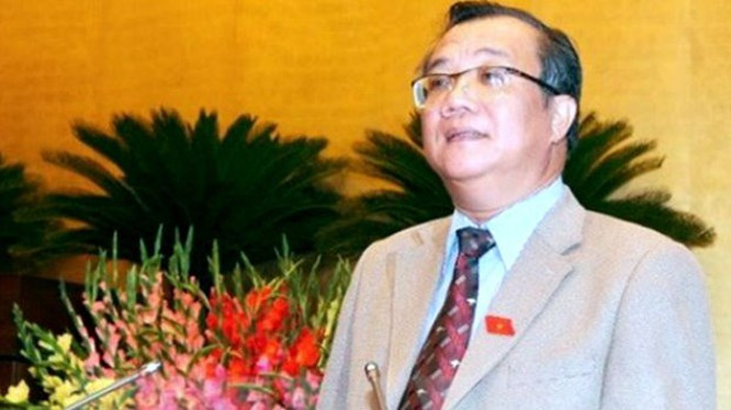 UBKT Trung ương đề nghị Bộ Chính trị, Ban Bí thư xem xét, thi hành kỷ luật các ông Huỳnh Văn Tí - nguyên Bí thư Tỉnh ủy; Nguyễn Mạnh Hùng - nguyên Bí thư Tỉnh ủy; Lê Tiến Phương - nguyên Phó Bí thư Tỉnh ủy, nguyên Bí thư Ban cán sự đảng, nguyên Chủ tịch UBND tỉnh; Nguyễn Ngọc Hai - nguyên Phó Bí thư Tỉnh ủy, nguyên Bí thư Ban cán sự đảng, nguyên Chủ tịch UBND tỉnh; Lương Văn Hải - nguyên Ủy viên Ban Thường vụ Tỉnh ủy, nguyên Phó Bí thư Ban cán sự đảng, nguyên Phó Chủ tịch Thường trực UBND tỉnh; Hồ Lâm - nguyên Tỉnh ủy viên, nguyên Bí thư Đảng ủy, nguyên Giám đốc Sở Tài nguyên và Môi trường tỉnh Bình Thuận. 