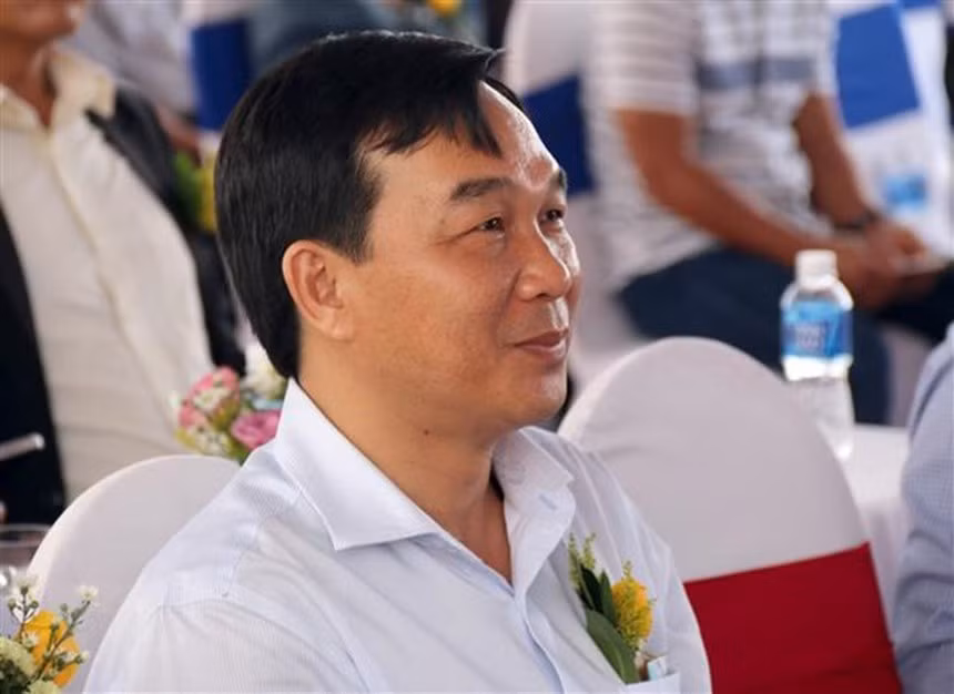 Ngoài ông Lê Tuấn Phong, Ủy ban Kiểm tra Trung ương đã quyết định thi hành kỷ luật hai cán bộ cấp Sở tại Bình Thuận bằng hình thức khai trừ ra khỏi Đảng gồm Lê Nguyễn Thanh Danh - nguyên Phó giám đốc Sở Tài nguyên và Môi trường và Ngô Hiếu Toàn - Phó giám đốc Sở Tài chính. 