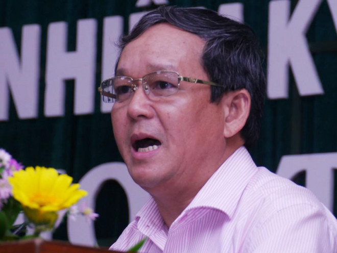 Ông Nguyễn Công Thành có đơn xin nghỉ hưu trước tuổi theo chính sách tinh giản biên chế, quy định tại điểm đ khoản 1 điều 1 Nghị định 143/2020/NĐ-CP. Ông Thành xin nghỉ ngay khi có quyết định kỷ luật và xin nhận hết khuyết điểm do mình gây ra. Hiện, Cục Thuế tỉnh Bình Định đã báo cáo Tổng cục Thuế xin ý kiến, khi nào Tổng cục Thuế cho ý kiến thì giải quyết cho ông Thành nghỉ hưu theo đúng quy định. 