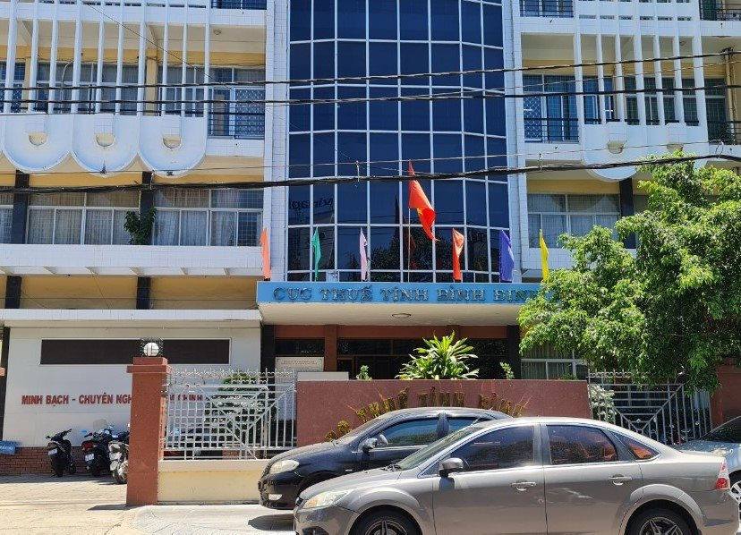 Trong thời gian giữ chức vụ Bí thư Đảng ủy, Cục trưởng Cục Thuế Bình Định từ năm 2014 đến giữa năm 2019, ông Thành đã có những vi phạm trong công tác chỉ đạo, điều hành quản lý thuế; thiếu kiểm tra, giáo dục cán bộ, đảng viên, để cán bộ cấp dưới tham nhũng, vi phạm pháp luật. Những vi phạm của ông Thành là nghiêm trọng, gây dư luận xấu trong cán bộ, đảng viên và nhân dân, làm giảm uy tín của bản thân ông, Cục Thuế và Đảng ủy Cục Thuế tỉnh đến mức phải xử lý kỷ luật. 