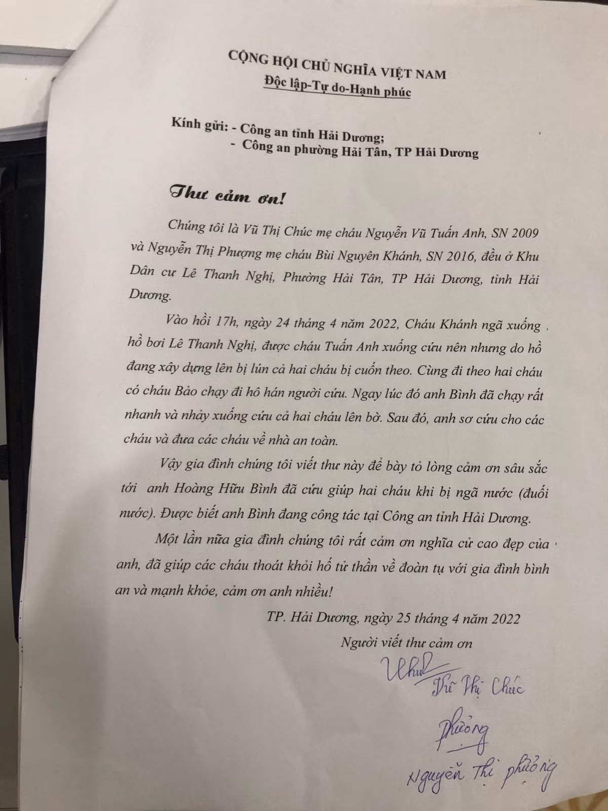 Hai Duong: Di dao, thieu ta cong an kip thoi cuu 2 be duoi nuoc-Hinh-3