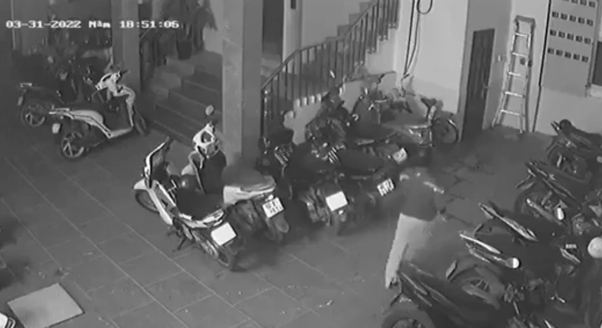 Trường hợp người này không nhận thức được hành vi của mình có thể dẫn đến chết người, không có mục đích giết người, sự việc thiệt hại về tính mạng, sức khoẻ của người khác nằm ngoài ý thức chủ quan của người phụ nữ này thì sẽ bị xử lý hình sự về tội vô ý làm chết người.