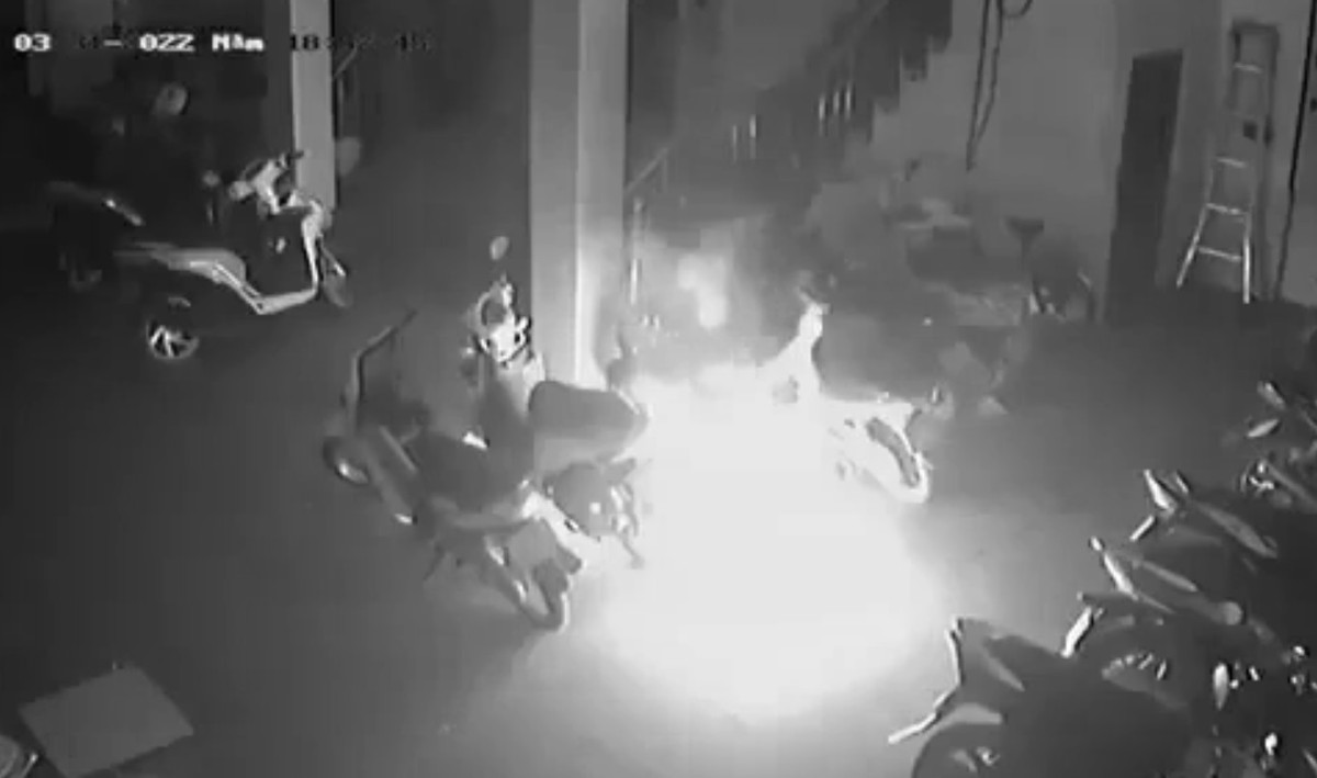 Trước đó, tối 31/1, do mâu thuẫn tình cảm, Hải đã gây ra một vụ hoả hoạn nghiêm trọng tại khu nhà trọ 5 tầng tại địa chỉ số 04, ngõ 60 đường Phú Đô, phường Phú Đô, Nam Từ Liêm, Hà Nội. 