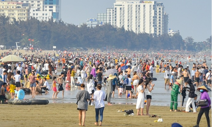 Thu tuong: Xu ly nghiem truc loi, cheo keo khach du lich dip nghi le 30/4-1/5